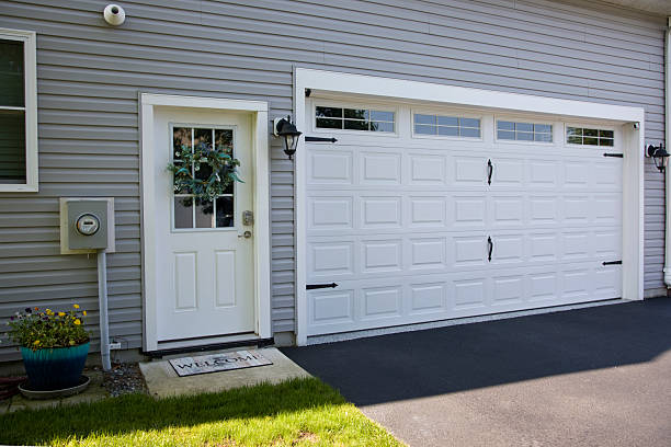 24/7 Emergency Garage Door Panel Replacement experts in Lynn County County, TX